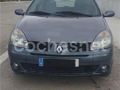Usado Renault Clio II Expression 65 CV (47 kW) 2005 Azul Berlina