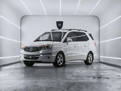 Usado SsangYong Rodius 178 CV (130 kW) 2016 Blanco Monovolumen