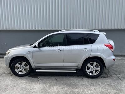 Käytetty Toyota RAV4 Premium 177 HP (130 kW) 2008 Harmaa Katumaasturi