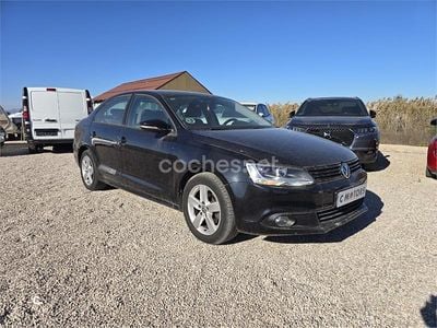 Usado VW Jetta Advance 105 CV (77 kW) 2011 Negro Berlina