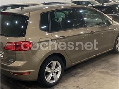 Usado VW Golf Sportsvan Advance 125 CV (91 kW) 2017 Beige Monovolumen