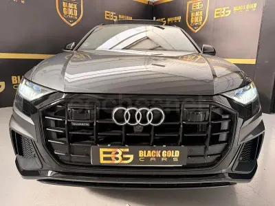Usado Audi Q8 S-Line 286 CV (210 kW) 2021 Gris / plata SUV