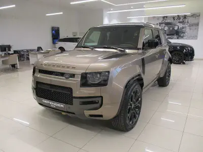 Usado Land Rover Defender 635 CV (467 kW) 2026 Marrón SUV