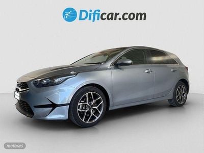Plateado Usado 2023 Kia Ceed Utilitario | 21.990 € (Precio justo)