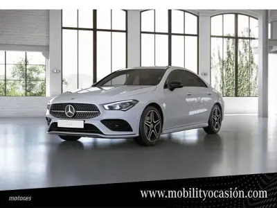Usado Mercedes CLA180 136 CV (100 kW) 2020 Blanco Coupe