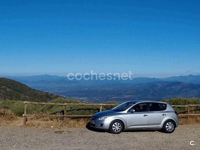 Gris / plata Usado 2008 Kia Ceed Utilitario | 2500 €