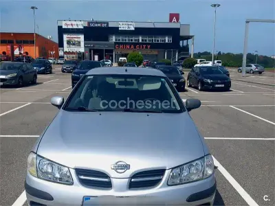 Usado Nissan Almera Comfort 90 CV (66 kW) 2002 Gris / plata Berlina