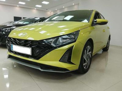 Verde Usado 2024 Hyundai i20 Utilitario | 13.649 € (Precio justo)