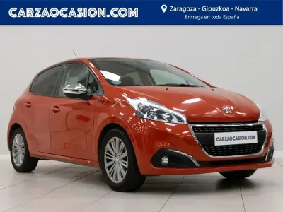 Usado Peugeot 208 Signature Sky 83 CV (61 kW) 2019 Naranja Utilitario