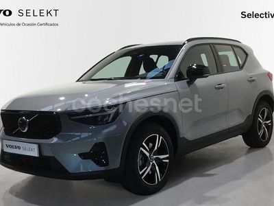 Gris / plata Usado 2025 Volvo XC40 Plus SUV | 35.900 €