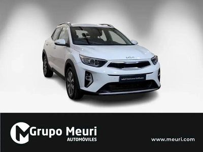 Usado Kia Stonic 101 HP (74 kW) 2025 Branco SUV