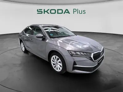 Usado Skoda Octavia 150 CV (110 kW) 2025 Gris / plata Berlina