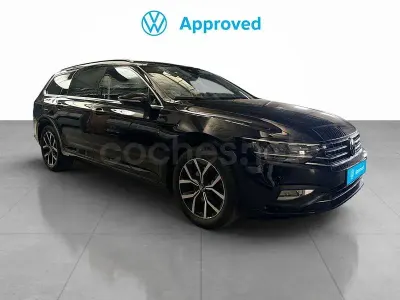 Usado VW Passat Executive 150 CV (110 kW) 2021 Negro Familiar