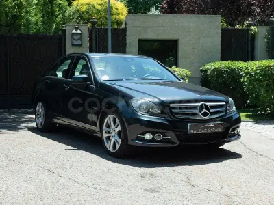 Usado Mercedes C250 Avantgarde 204 CV (150 kW) 2011 Gris / plata Berlina