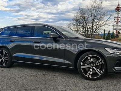 Gris / plata Usado 2020 Volvo V60 Inscription Familiar | 26.900 € (Caro)