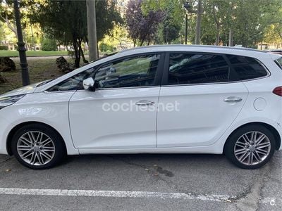 Käytetty Kia Carens