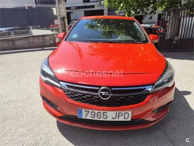 Usado Opel Astra Dynamic 110 CV (80 kW) 2016 Rojo Berlina