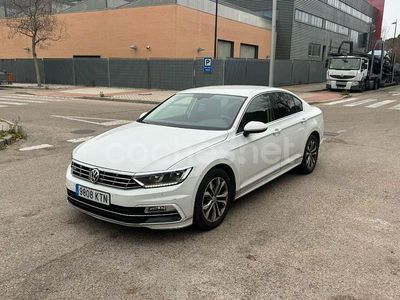 Blanco Usado 2019 VW Passat R-line Berlina | 16.990 € (Precio justo)