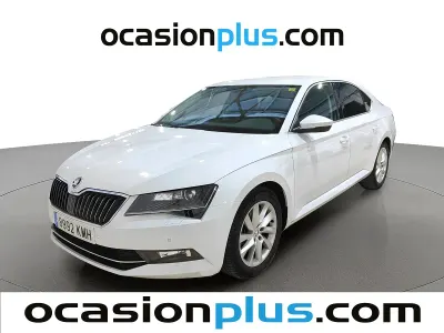 Usado Skoda Superb Ambition 150 CV (110 kW) 2018 Blanco Berlina
