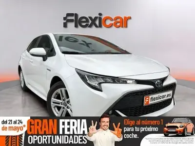 Begagnad Toyota Corolla Active 122 HK (89 kW) 2020 Vit