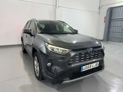 Usado Toyota RAV4 Hybrid Advance 218 CV (160 kW) 2020 Gris / plata SUV