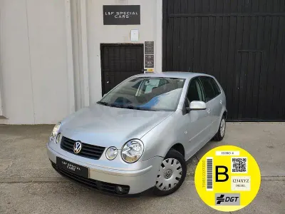 Usado VW Polo Trendline 75 CV (55 kW) 2003 Gris / plata Berlina