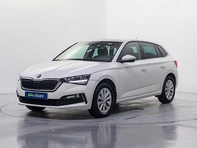 Usado Skoda Scala Selection 116 CV (85 kW) 2023 Blanco Utilitario