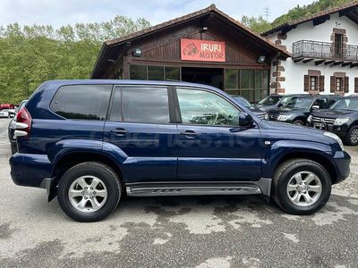 Begagnad Toyota Land Cruiser 173 HK (127 kW) 2006 Blå SUV