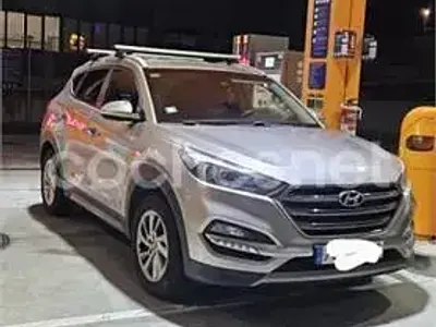 Usado Hyundai Tucson 115 CV (84 kW) 2016 Gris / plata SUV