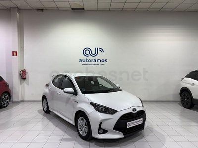 Usado Toyota Yaris Hybrid Active 116 CV (85 kW) 2021 Blanco Berlina