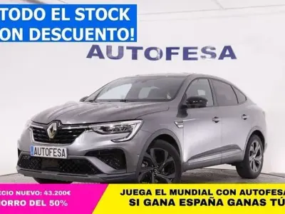 Usado Renault Arkana RS Line 145 CV (106 kW) 2022 Gris / plata SUV
