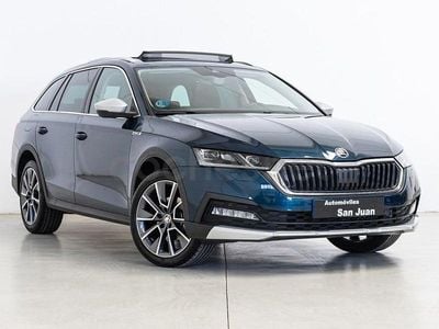 Usado Skoda Octavia 150 CV (110 kW) 2022 Azul Familiar