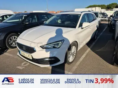 Usado Seat Leon XCELLENCE 150 CV (110 kW) 2022 Blanco Familiar