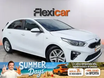 Usado Kia Ceed 120 CV (88 kW) 2021 Blanco Utilitario