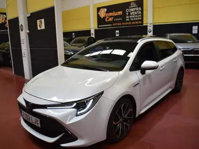 Używany Toyota Corolla 179 KM (131 kW) 2020 Biały Kombi
