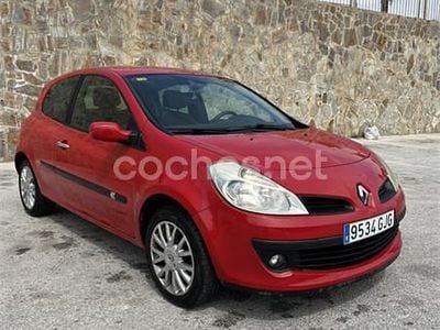 Usado Renault Clio II Exception 85 CV (62 kW) 2008 Rojo Berlina