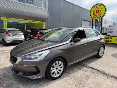 Usado DS Automobiles DS5 Style 120 CV (88 kW) 2016 Gris Utilitario