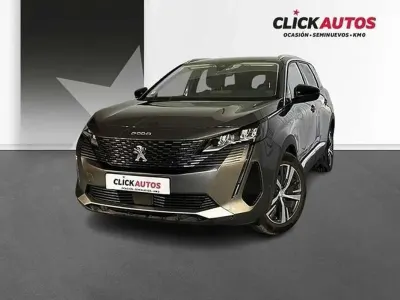 Usado Peugeot 5008 Allure 131 CV (96 kW) 2023 Gris SUV