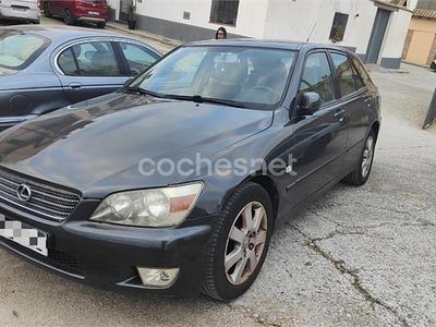 Usado Lexus IS200 155 CV (114 kW) 2003 Gris / plata Familiar