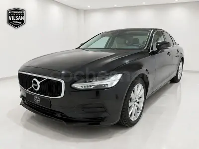 Usado Volvo S90 Momentum 150 CV (110 kW) 2018 Negro Berlina
