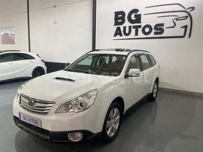 Blanco Usado 2011 Subaru Outback Premium Familiar | 6499 €