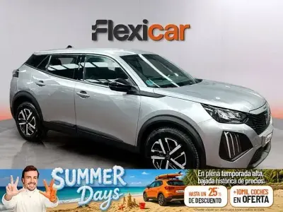 Usado Peugeot 2008 Active 100 CV (73 kW) 2023 Gris SUV