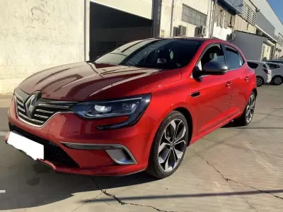 Usado Renault Mégane GT Line GT-Line 140 CV (102 kW) 2019 Rojo Utilitario