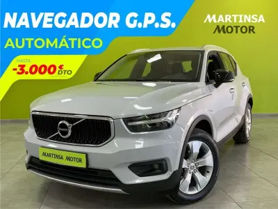Usado Volvo XC40 Momentum 129 CV (94 kW) 2021 Gris SUV