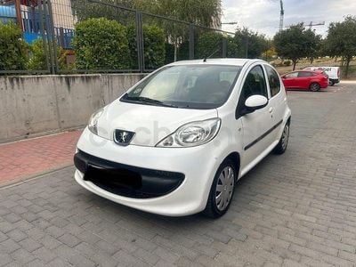 Usado Peugeot 107 54 CV (39 kW) 2007 Blanco Utilitario
