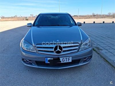 Usado Mercedes C180 156 CV (114 kW) 2009 Gris / plata Berlina