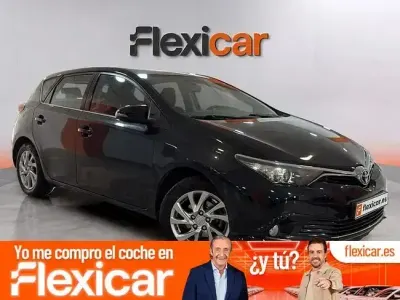 Usado Toyota Auris Active 116 CV (85 kW) 2016 Negro Berlina