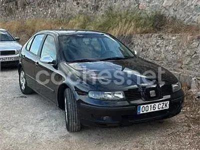 Usado Seat Leon 105 CV (77 kW) 2004 Negro Utilitario