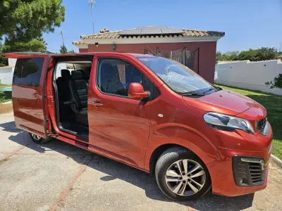 Usado Peugeot Traveller Allure 150 CV (110 kW) 2021 Rojo Monovolumen
