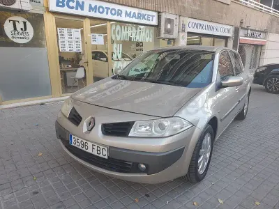 Usado Renault Mégane Authentique 105 CV (77 kW) 2006 Beige Berlina